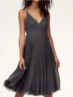 Aritzia Wilfred Beaune Charcoal Pleated Midi Dress